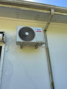 Photo de galerie - Pose unité extérieure 