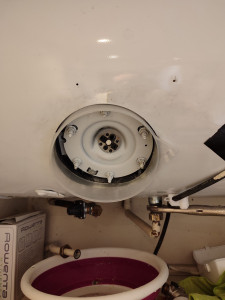 Photo de galerie - Détartrage et remplacement de la résistance d'un chauffe eau de 200L