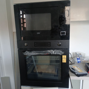 Photo de galerie - Installation de four et de micro-ondes