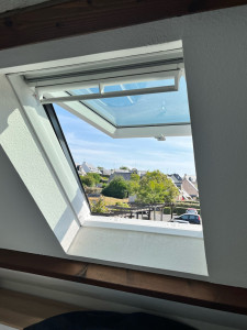 Photo de galerie - Remplacement d’une fenêtre de toit VELUX à Clohars-Carnoet