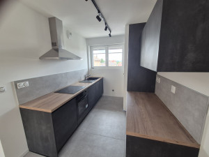 Photo de galerie - Pose carrelage peinture placard cuisine