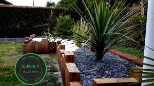 Photo de galerie - Création de jardinière plantation diverses.