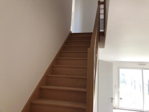 Photo de galerie - Lasure sur escalier bois 