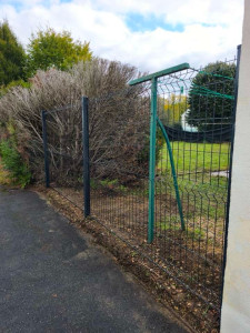 Photo de galerie - Installation de grillage rigide 