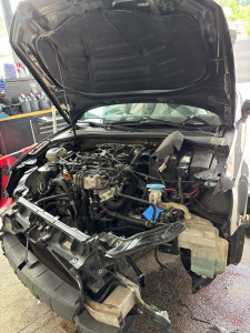 Photo de galerie - Démontage complet de la face avant d’une Audi A3 de 2011 pour changement de radiateur 