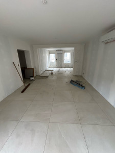 Photo de galerie - Pose de carrelage d’un appartement complet et pose de pompe à chaleur + cassettes réversibles 