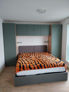 Photo de galerie - Montage meuble en kit et fixation murale.