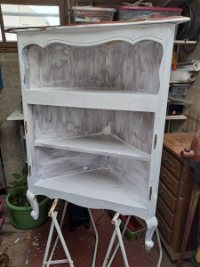 Photo de galerie - Avant la rénovation du meuble 