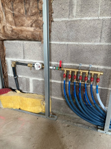 Photo de galerie - Installation Arrivée d’eau principale + compteur eau + départ eau froide et eau chaude dans un appartement de 30m2 