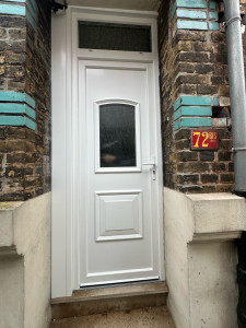 Photo de galerie - Pose de porte d’entrée