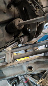 Photo de galerie - Remplacement silent bloc de bras de suspension inférieur d'un Iveco 
