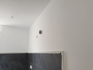 Photo de galerie - Faux plafond avec spot placo finition pienture et revêtement mure puor la cuisine,chentier diferdange 