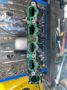 Photo de galerie - Remplacement joint collecteur admission Opel Astra J GTC 2014