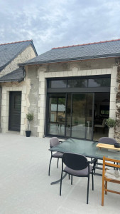 Photo de galerie - Rénovation du corps de ferme, réalisation de fausse pierre d'encadrement 
