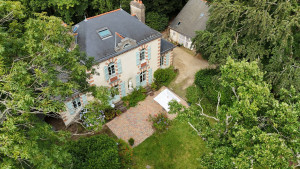 Photo de galerie - Mise en valeur d'un bien immobilier à la vente par la photographie aérienne 