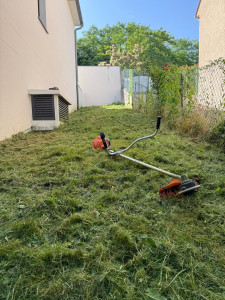 Photo de galerie - Tonte de pelouse - Débroussaillage