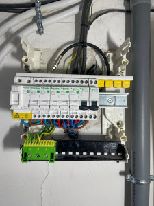 Photo de galerie - Modification tableau avec interrupteur différentiel et disjoncteur