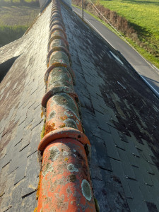 Photo de galerie - Démontage des tuiles faîtière