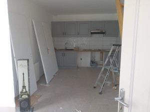 Photo de galerie - AVANT la remise en état complète d’un logement après travaux poussières murs vitres sol etc…