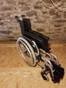 Photo de galerie - Fauteuil roulant / Chaise roulante