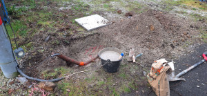 Photo de galerie - Mise en place d'un regard suite à la réparation d'un câble informatique 