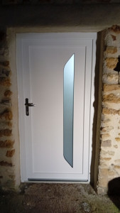 Photo de galerie - Pose d'une porte d'entrée en rénovation 