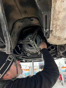 Photo de galerie - Embrayage sur une bmw e30 318is 