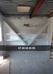 Photo de galerie - Un décoration  avec le lettre M