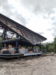 Photo de galerie - Milieu de chantier maison sur pilotis 