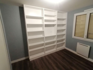 Photo de galerie - 3 meubles IKEA modifier et poser sur socle 
