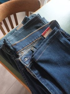 Photo de galerie - 2 ourlets de Jean (couleurs identiques)

