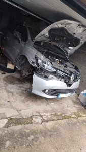 Photo de galerie - Remis en état d'un véhicule accidenté
Amortisseurs complet, biellettes barre Stab, triangle d'amortisseurs, disques/plaquette, optique de phare, bocal lave glace + révision complète, et remplacement par choc avant et ailes droite / gauche, rétroviseur 