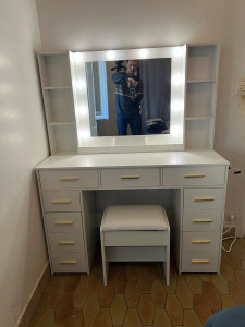 Photo de galerie - Coiffeuse 