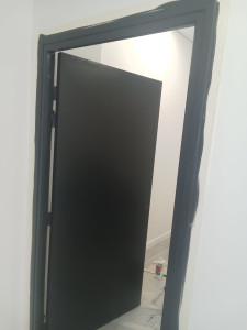 Photo de galerie - Peinture porte 