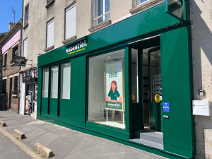 Photo de galerie - Je l'ai fait dehors il y a quelque temps ; regardez la couleur, pas le logo du magasin.