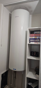 Photo de galerie - Fixation murale d'un chauffe-eau 200 L qui était auparavant posé sur un trépied