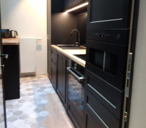 Photo de galerie - Cuisine et carrelage/parquet 