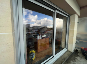 Photo de galerie - Nettoyage en profondeur, vitres intérieures/extérieures et contour de fenêtre 