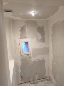 Photo de galerie - Pose plaque ba13 avec isolation mur et plafond