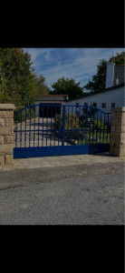 Photo de galerie - Peinture sur portail métallique 