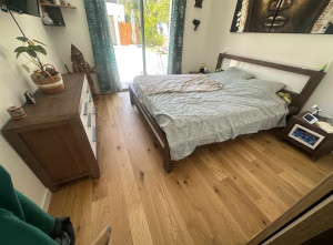 Photo de galerie - Pose parquet massif en chêne sans une chambre