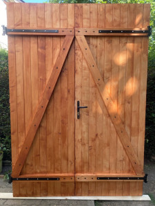 Photo de galerie - Porte bois 2 vantaux pour une crèche (Trignac)