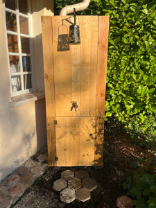 Photo de galerie - Fabrication meuble pour récupérateur d’eau de pluie 