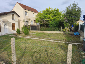 Photo de galerie - 
*Nettoyage et aménagement de jardin
*Tonte de pelouse
*Taille des arbres et des haies
*Nettoyage haute pression (Karcher)
*Intervention rapide

? Île-de-France