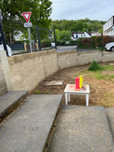 Photo de galerie - Mise en place d'un nou eau mur avec cloture