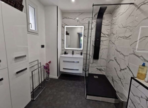 Photo de galerie - Après mur plafond carrelage 