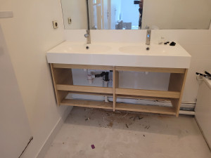 Photo de galerie - Montage et installation vasque avec sont meuble