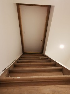 Photo de galerie - Création d'une trappe isoler entre grenier et la cage d'escalier 