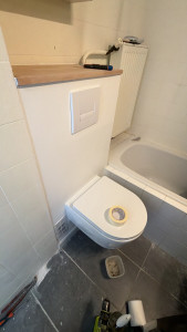 Photo de galerie - Pose d’un toilette suspendu 