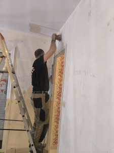 Photo de galerie - électricité en tout genre 
réparation bricolage
montage de meubles
refaire un parquet
poncer
tapisser/detapisser
peindre
